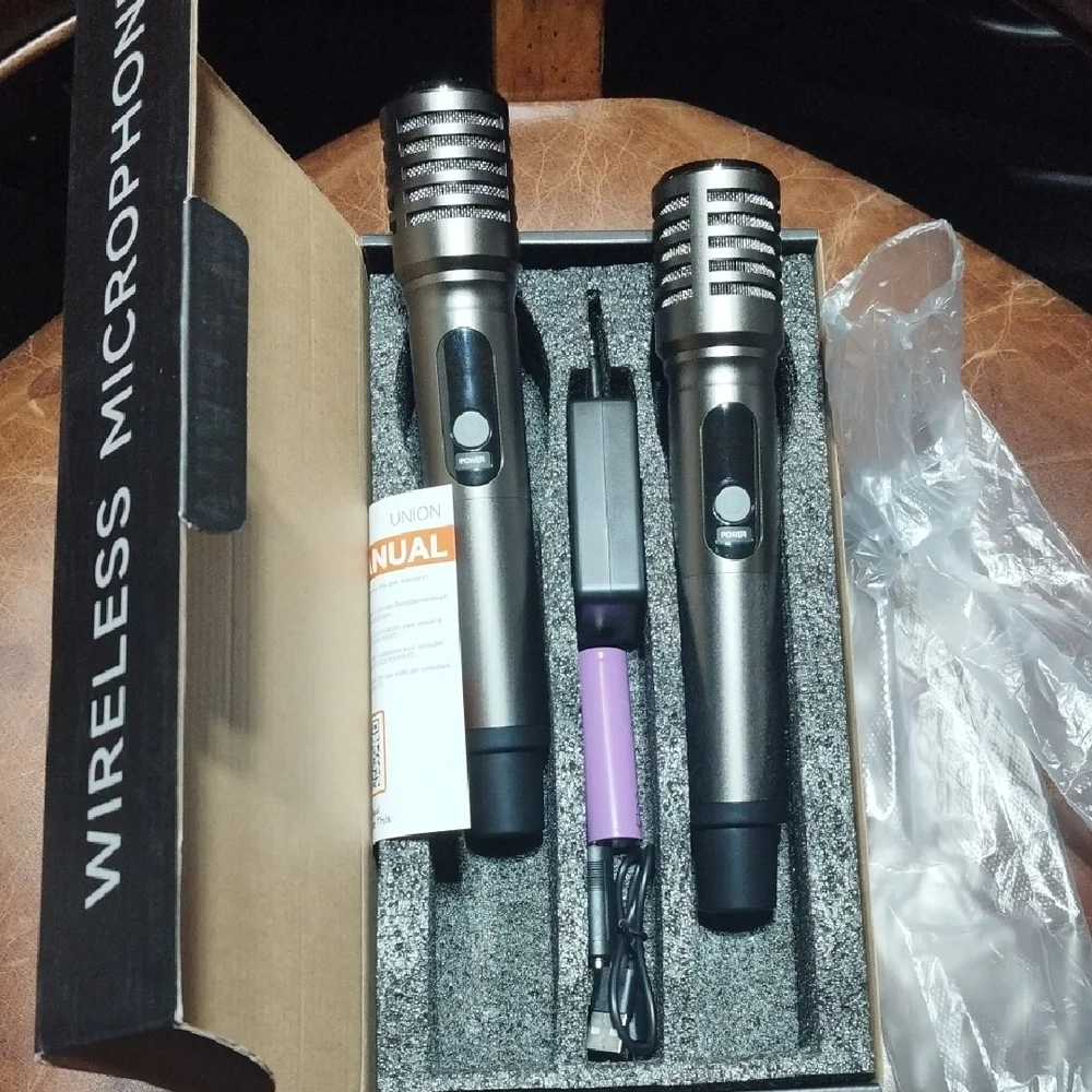 Premium Wireless Microphone Set - Black and Silver
